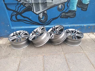 A Set of Rims 18inche BMW F30 Original mag 5X12O Pcd and also fit BMW 1 Series and BMW 2 Series