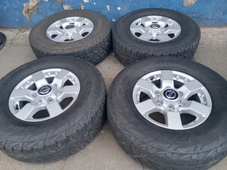 A Set of Rims And TYRES 16inche Nissan NP300 and Nissan hardbody 6X139 Pcd