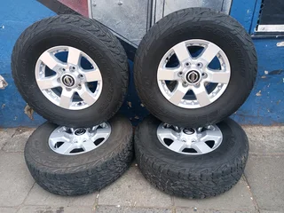 A Set of Rims And TYRES 16inche Nissan NP300 and Nissan hardbody 6X139 Pcd