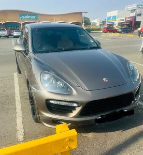2013 Porsche Cayenne  GTS 4.8 V8