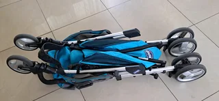 REDUCED!! Chicco Liteway stroller with accessories