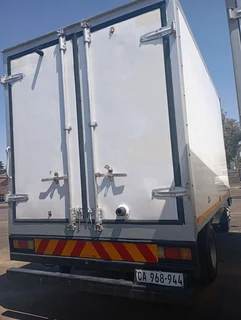 Toyota Dyna fridge body for sale
