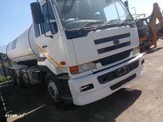 Nissan UD 440 water tank for sale