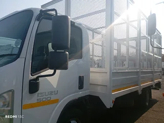 Isuzu NQR 400 cattle truck for sale