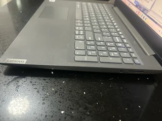 Lenovo V15-llL 82C5
