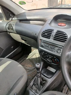 Silver 2007 Peaugot 206 1.4ĺitre engene