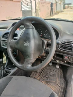 Silver 2007 Peaugot 206 1.4ĺitre engene