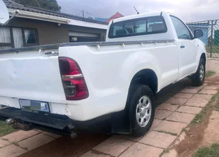 2013 Toyota hilux 2.5SRX 4x2 accident &amp; rust free New tires 185000km R160,000 trade-ins welcome