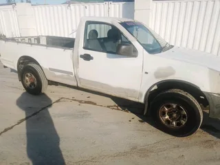 2008 Isuzu KB250 Fleetside start &amp; go No problem R90000 needs respray only call 083 498 4455