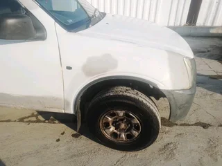 2008 Isuzu KB250 Fleetside start &amp; go No problem R90000 needs respray only call 083 498 4455