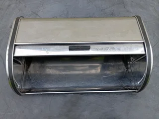 Vintage / Retro Tin Roll-Top Bread Bin