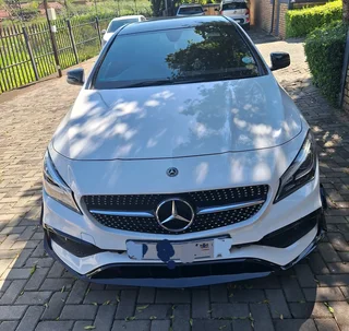 Mercedes-Benz CLA200 AMG Line