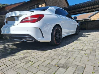 Mercedes-Benz CLA200 AMG Line
