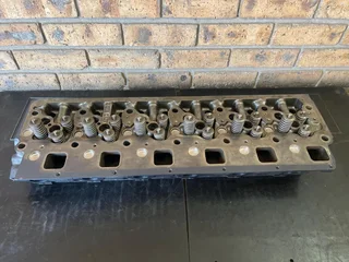 906 cylinder head