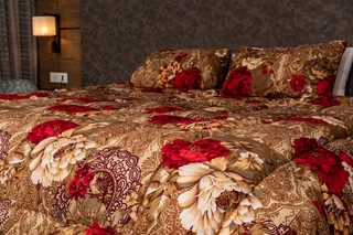 Soft and warm Comforters for sale