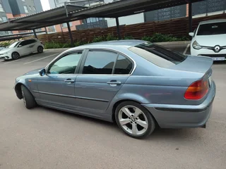 2005 BMW 3 Series Sedan