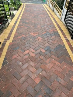 PAVING PATHWAYS WALKWAYS &amp;DRIVEWAYS