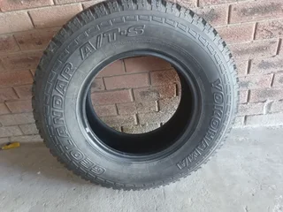 Yokohama 255/70/16  tyre