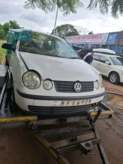 Vw polo 1.4 round lights 2004 model stripping for spares
