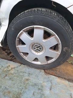 Vw polo 1.4 round lights 2004 model stripping for spares