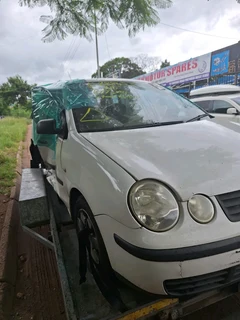 Vw polo 1.4 round lights 2004 model stripping for spares