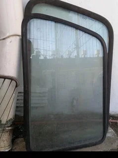 Suzuki half loaf mini van side back windows