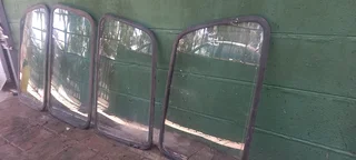 Suzuki half loaf mini van side windows