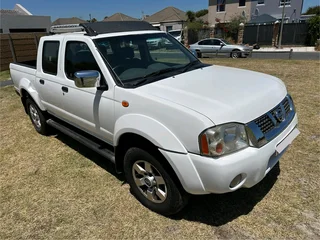 2017 Nissan NP300 2.4l  Hardbody For R98000