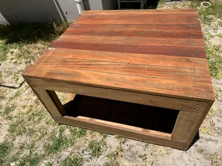 Coffee Table for R600