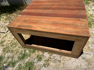 Coffee Table for R600