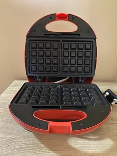 Safeway Waffle Maker