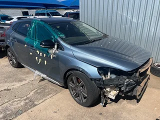 Volvo V40 Cross Country Spares