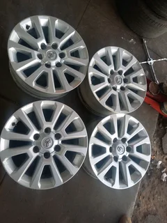 Toyota prado mags size 18 set originals