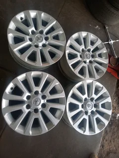 Toyota prado mags size 18 set originals