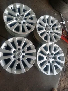 Toyota prado mags size 18 set originals