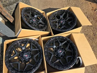 Bakkie mags size 18 set pcd 6/139 brand new