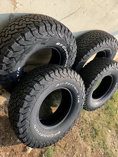 285/75 R16 landcruiser tyres set fresh bf Goodrich