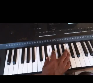 Musical keyboard lessons