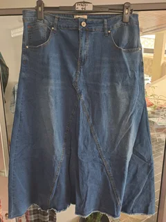 Ladies denim jean skirts to clear sizes 42 to 46