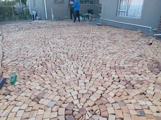 WHEATSTONE HALF BRICK PAVING ALL INCLUSIVE NOW ONLY &#64; R177.80/M²