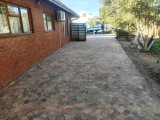 WHEATSTONE HALF BRICK PAVING ALL INCLUSIVE NOW ONLY &#64; R177.80/M²