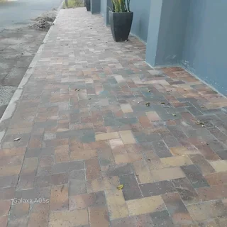 WHEATSTONE UTILITY FULL BRICK PAVING SUPPLY AND INSTALLATION NOW ONLY &#64; R255/M²