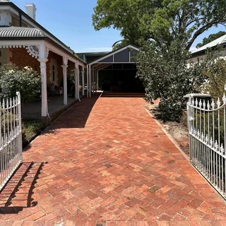 WHEATSTONE UTILITY FULL BRICK PAVING SUPPLY AND INSTALLATION NOW ONLY &#64; R255/M²