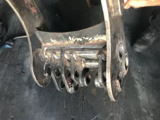  LOGS GRAPPLES FABRICATION – BUILT TO LAST 