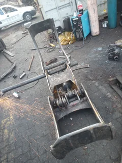  LOGS GRAPPLES FABRICATION – BUILT TO LAST 