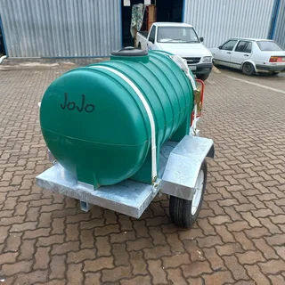 Water tank trailer