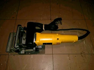 Dewalt DW682