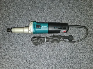 Makita GD0810C