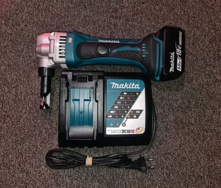 Makita DJN161