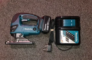 Makita DJV180